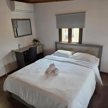 Town Centre Гостевой дом Ларнака