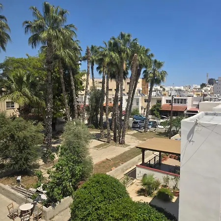 Town Centre 招待所 拉纳卡