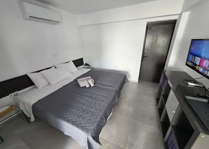 Pensión Town Centre