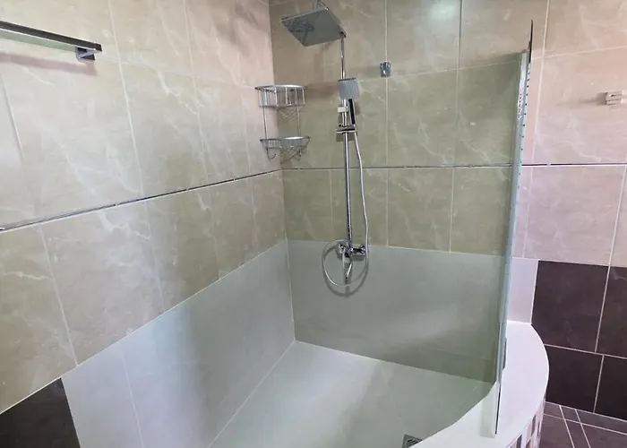 Pensión Town Centre